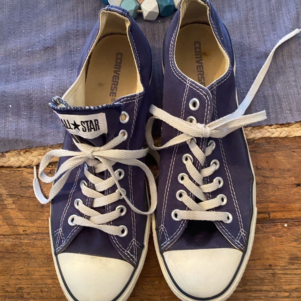 ConverseChuck Taylor Low Tops.  Navy Men’s 11 Womens 13‎ - Picture 2 of 8